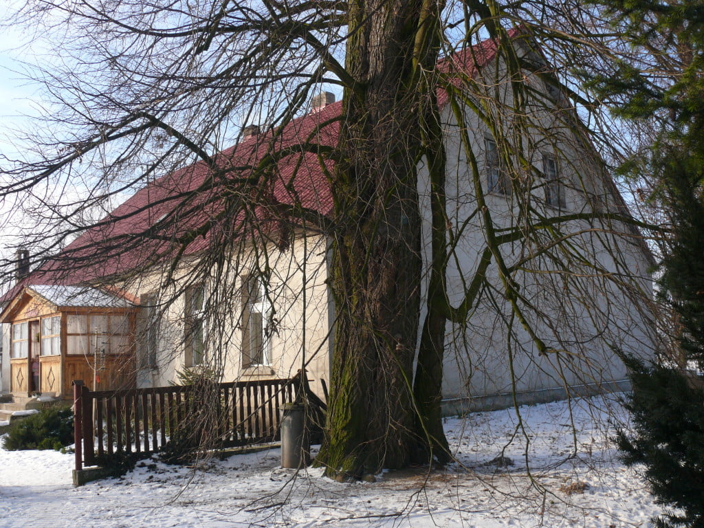 Ławki-dom H.Cegielksiego
