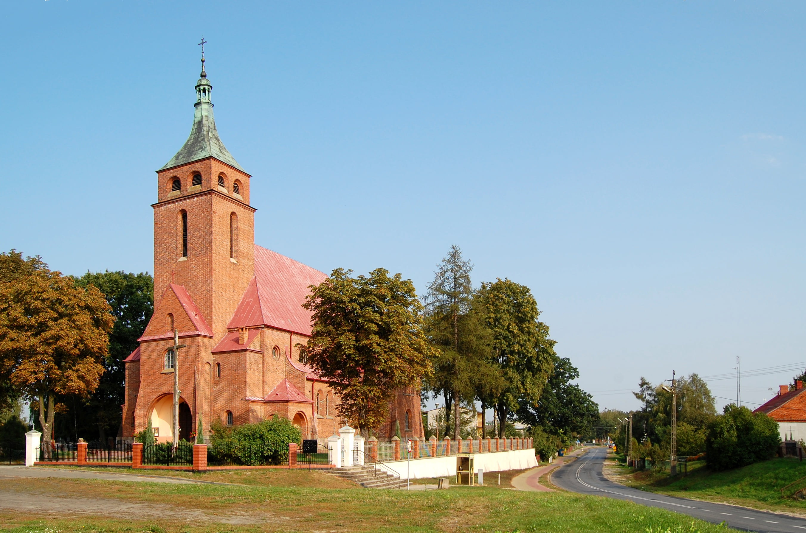 Brzeźnica_kościół_Najświętszego_Serca_Jezusa_i_św._Leonarda
