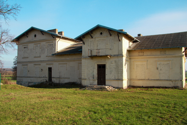 6. dworek poryte